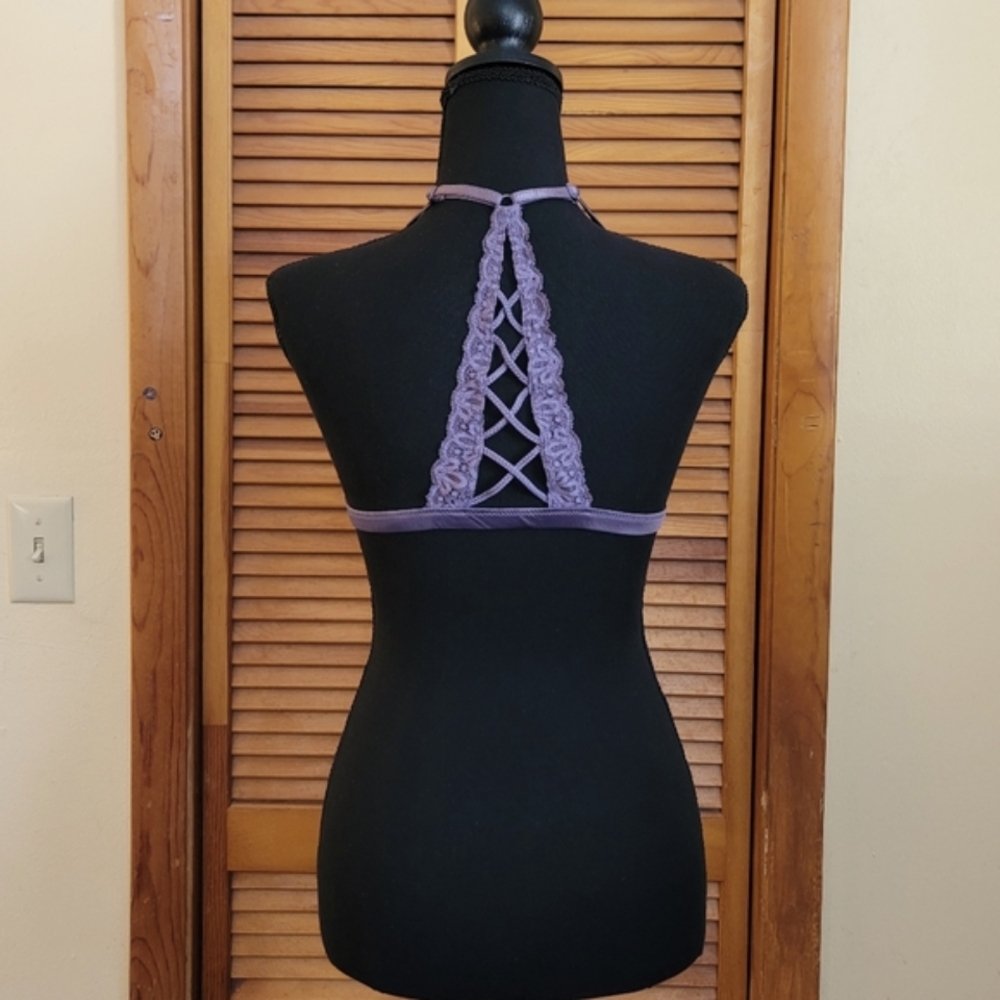 NWOT Victorias Secret Lacy Halter Bralette Size XL - Picture 3 of 4